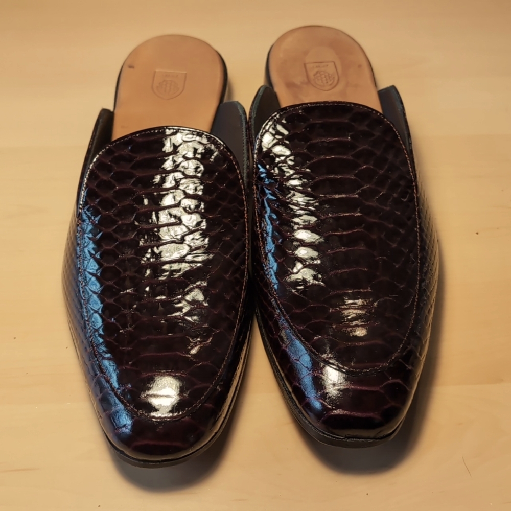 Men's Burgundy Croc-Embossed Leather Slip-On Loafers